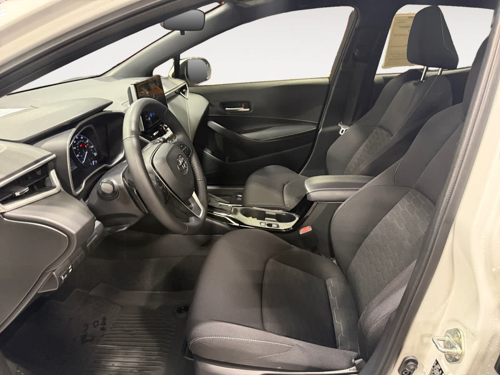 Used 2025 Toyota Corolla SE w/ SE Package FWD image 10