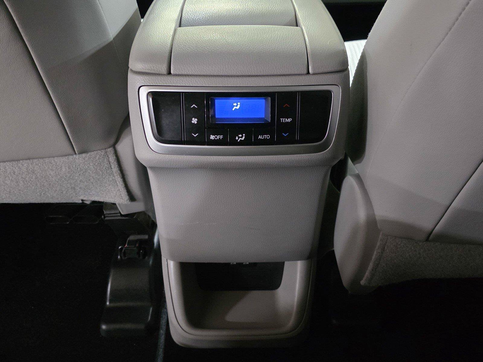 Used 2017 Toyota Highlander Plus FWD image 17
