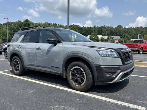 Used 2023 Nissan Pathfinder Rock Creek AWD/4WD image 10