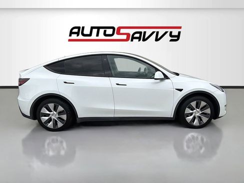 Used 2023 Tesla Model Y Long Range image 8