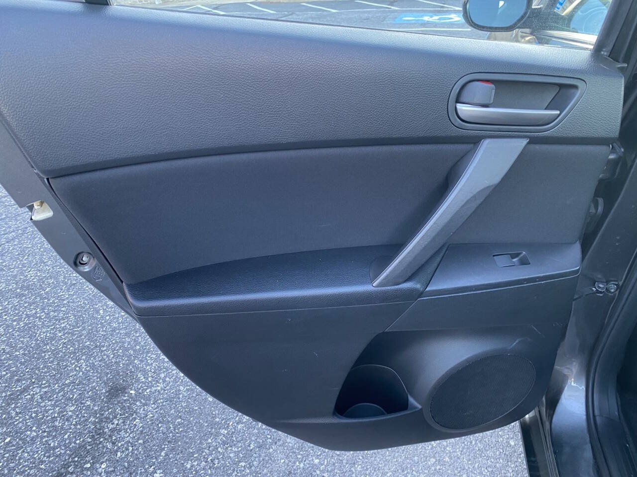 Used 2011 MAZDA MAZDA3 i Touring FWD image 12