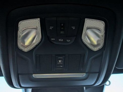 Used 2021 RAM 1500 Big Horn RWD image 30