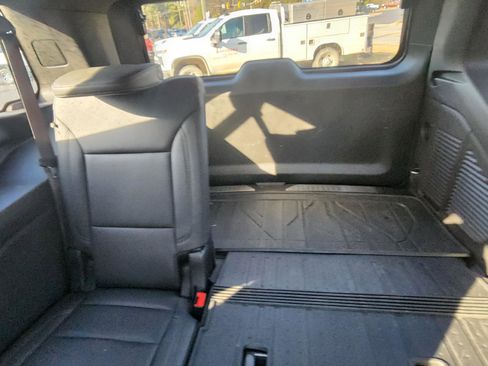 Used 2023 Chevrolet Tahoe Z71 w/ Luxury Package image 9