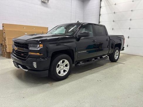 Used 2018 Chevrolet Silverado 1500 LT w/ All Star Edition AWD/4WD image 9
