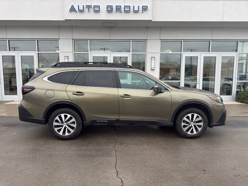 Used 2020 Subaru Outback Premium image 2