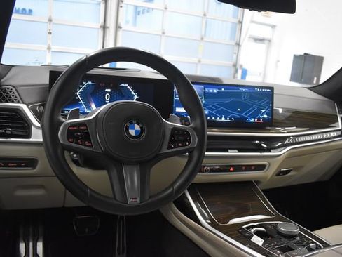 Used 2024 BMW X7 xDrive40i w/ M Sport Package AWD/4WD image 23