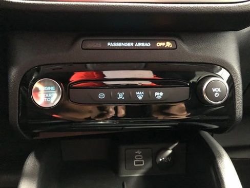 New 2025 Ford Escape SE image 17