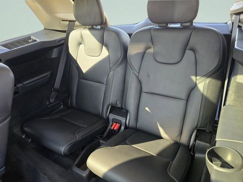 Used 2021 Volvo XC90 T6 Inscription w/ Lounge Package image 24