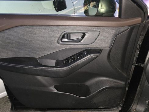 Used 2021 Nissan Rogue S image 15