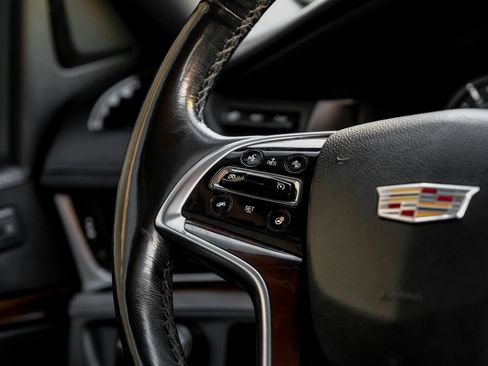 Used 2019 Cadillac Escalade ESV Premium Luxury image 18