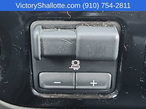 Used 2025 GMC Sierra 1500 SLT RWD image 8