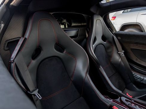 Used 2015 McLaren P1 RWD image 21