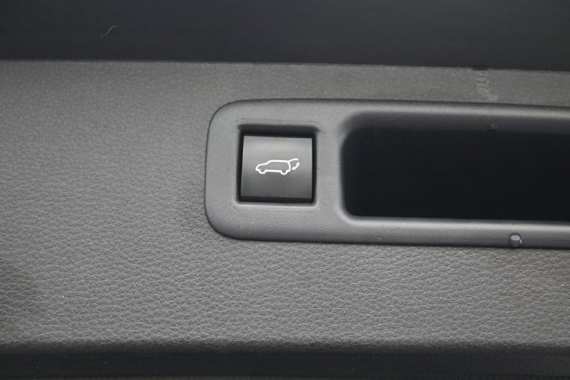 Used 2025 Toyota Highlander XLE AWD/4WD image 17