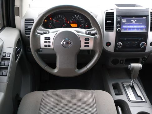 Used 2019 Nissan Frontier SV image 8