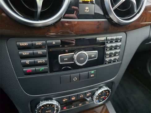 Used 2015 Mercedes-Benz GLK 350 4MATIC image 31