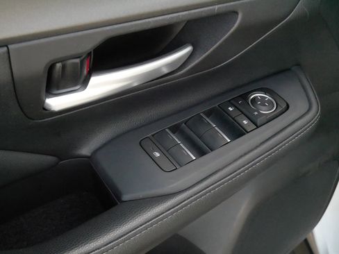 Used 2025 Toyota Grand Highlander AWD image 19