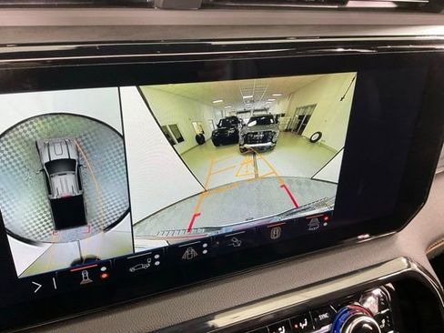 Used 2025 GMC Sierra 3500 AT4 w/ AT4 Premium Plus Package image 12