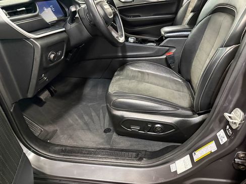 Used 2022 Jeep Grand Cherokee Altitude AWD/4WD image 54