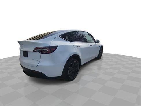 Used 2023 Tesla Model Y Long Range image 8