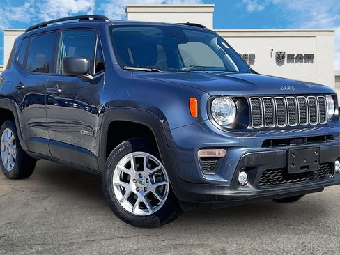 Certified 2022 Jeep Renegade Latitude w/ Convenience Group image 11
