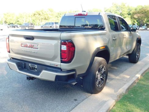 Used 2023 GMC Canyon AT4 w/ AT4 Premium Package AWD/4WD image 4