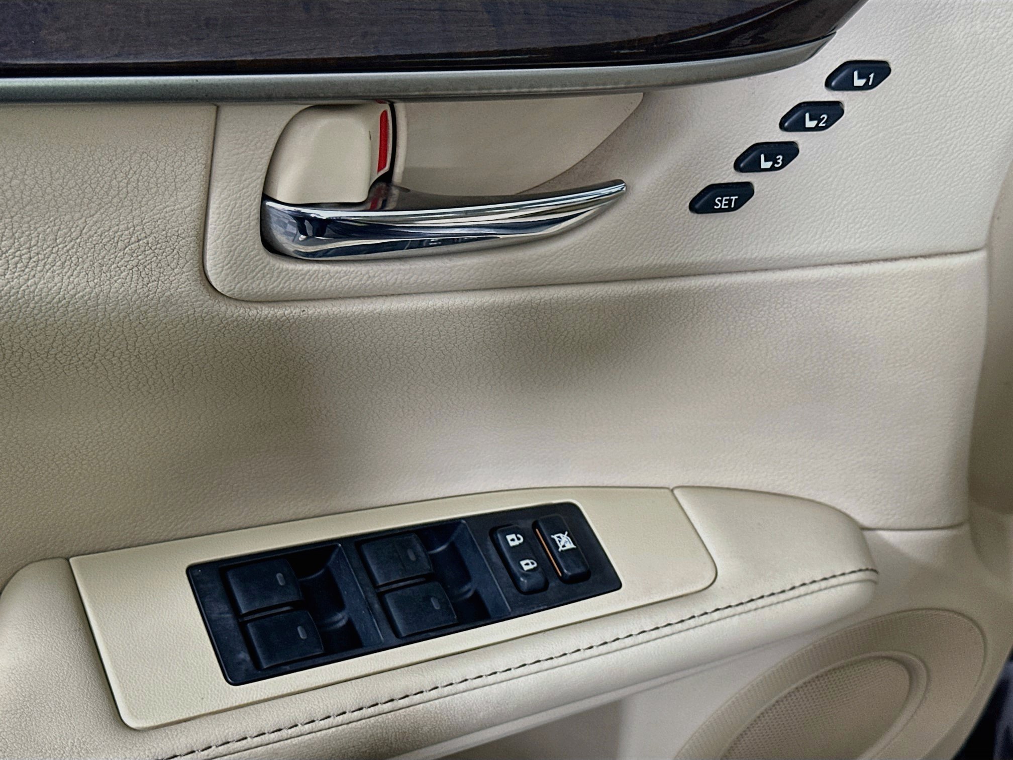 Used 2014 Lexus ES 350 w/ Premium Package FWD image 15