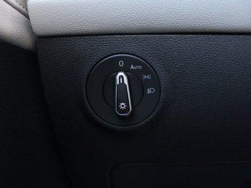New 2025 Volkswagen Taos SEL AWD/4WD image 17