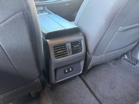 Used 2025 Nissan Rogue SV FWD image 24