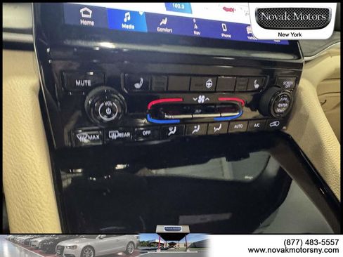 Used 2023 Jeep Grand Cherokee Limited image 23