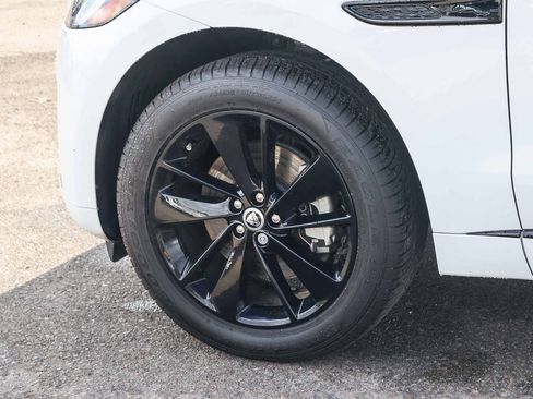 Used 2025 Jaguar F-PACE R-Dynamic S image 8