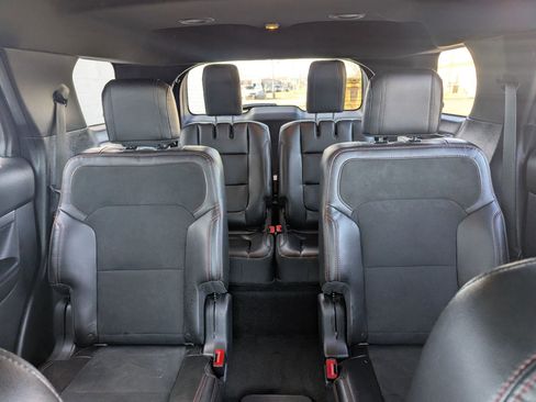 Used 2018 Ford Explorer XLT w/ Equipment Group 202A image 15