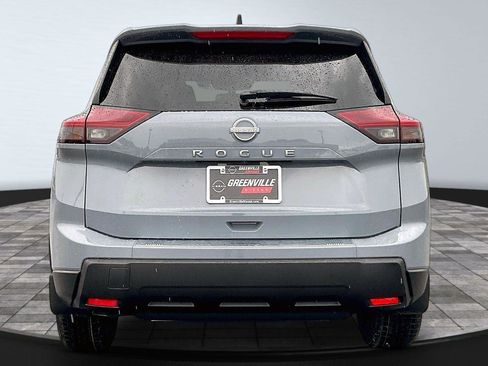 New 2026 Nissan Rogue SV FWD image 5