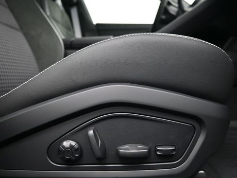 New 2026 Porsche Taycan image 15