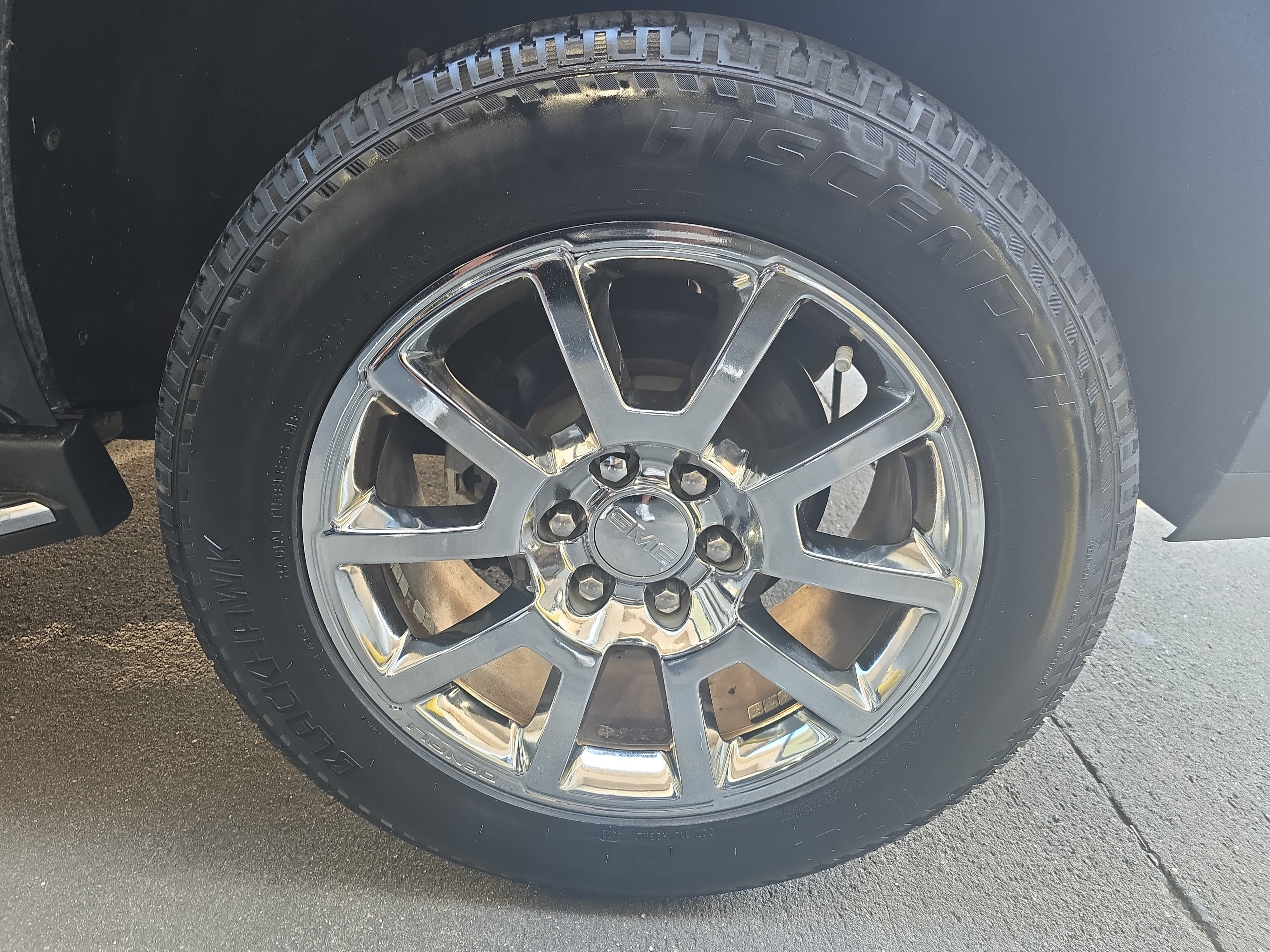 Used 2015 GMC Yukon Denali RWD image 35