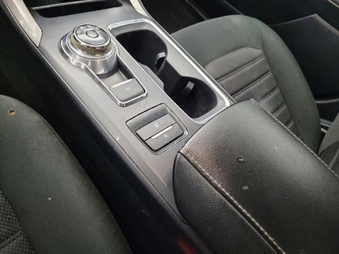 Used 2020 Ford Fusion SE image 26