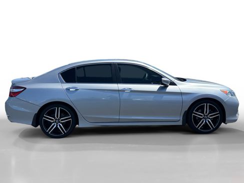 Used 2017 Honda Accord Sport image 6