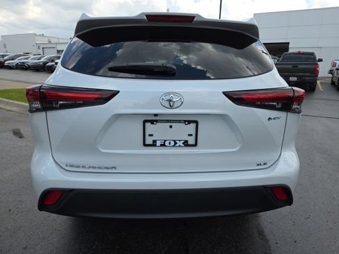 Used 2026 Toyota Highlander XLE AWD/4WD image 6