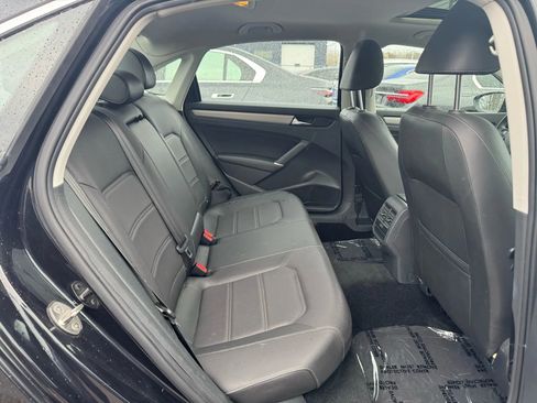 Used 2022 Volkswagen Passat 2.0T SE image 16