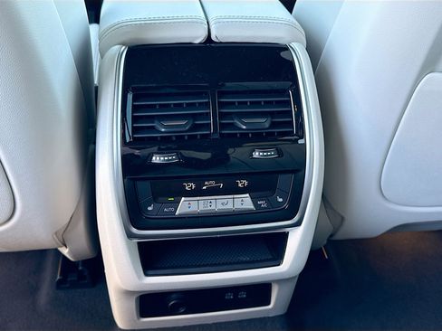 New 2026 BMW X5 xDrive50e w/ Executive Package image 21