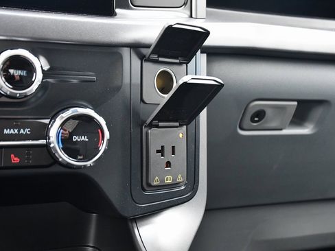 Used 2025 Ford F150 Lightning XLT image 29