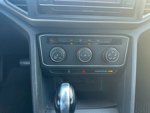 Used 2020 Volkswagen Atlas Cross Sport S image 14