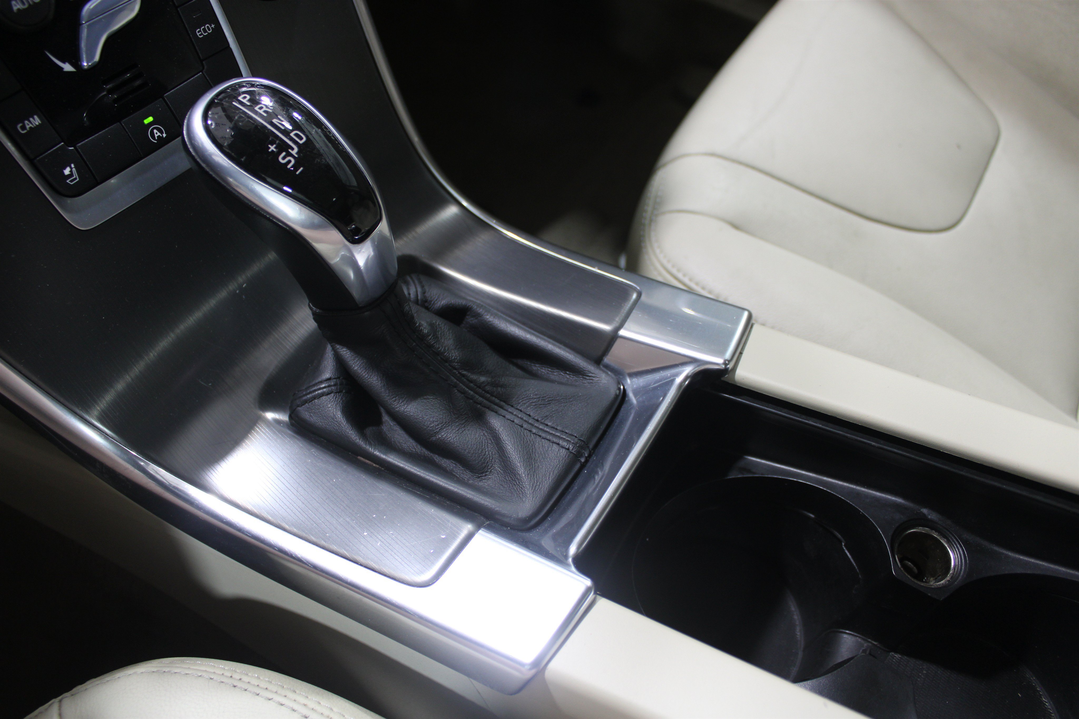 Used 2015 Volvo XC60 T5 Premier Plus FWD image 25