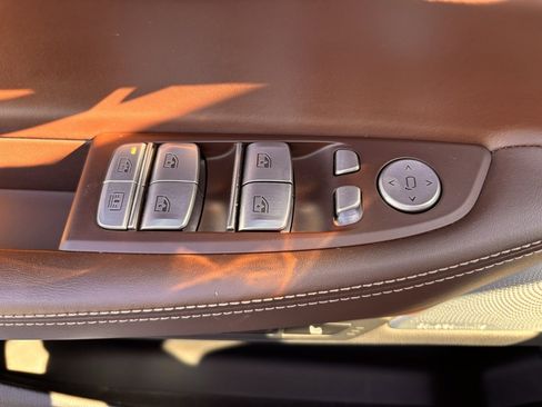 Used 2022 BMW 750i xDrive w/ Executive Package image 15