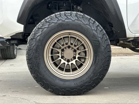 Used 2020 Toyota Tacoma TRD Sport image 25