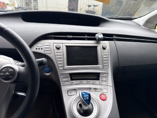 Used 2015 Toyota Prius Four w/ Deluxe Solar Roof Package FWD image 17