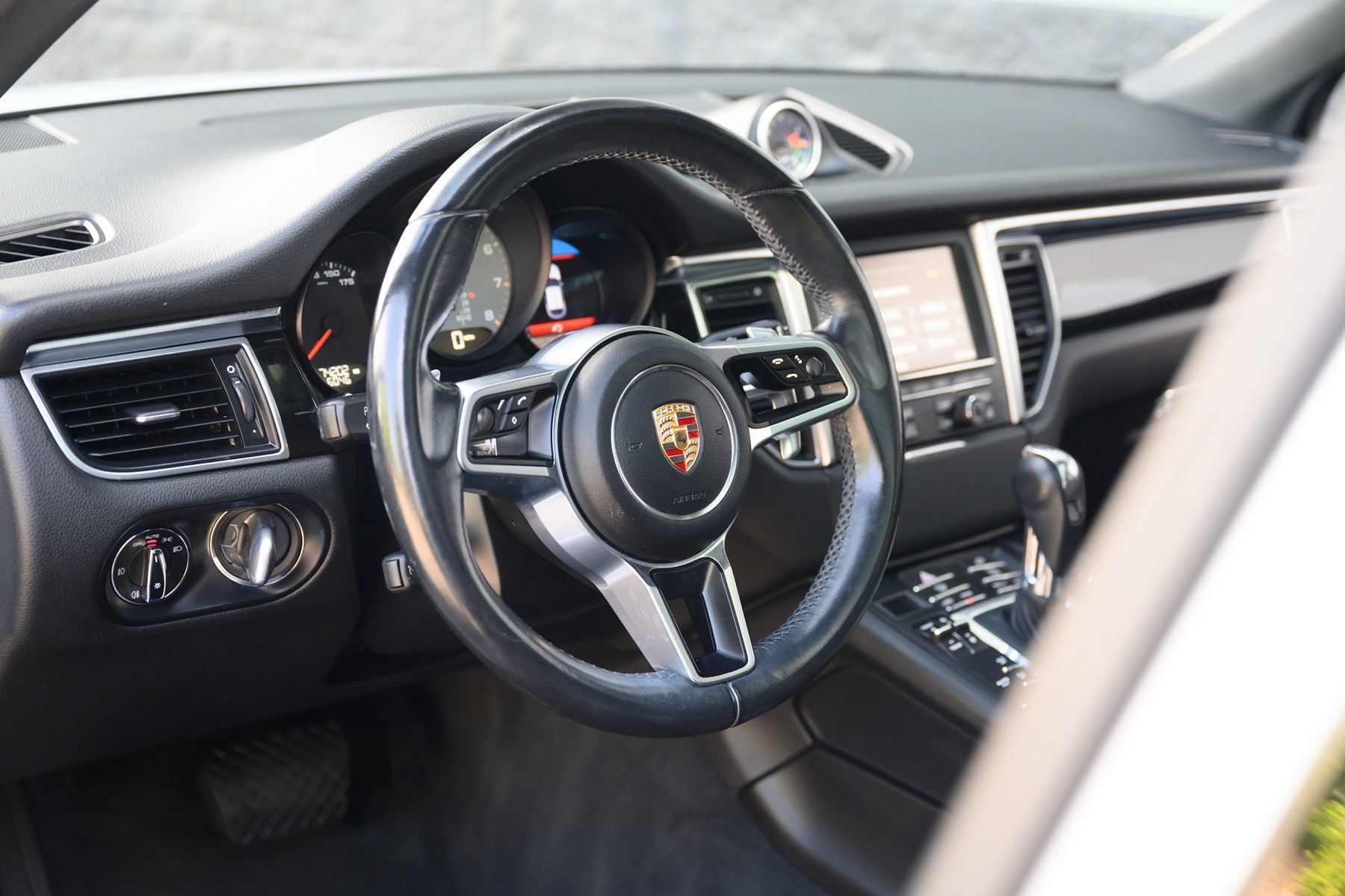 Used 2015 Porsche Macan S AWD/4WD image 21