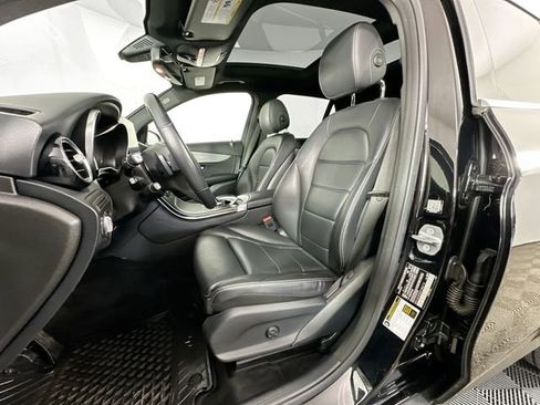 Used 2019 Mercedes-Benz GLC 350e 4MATIC image 4