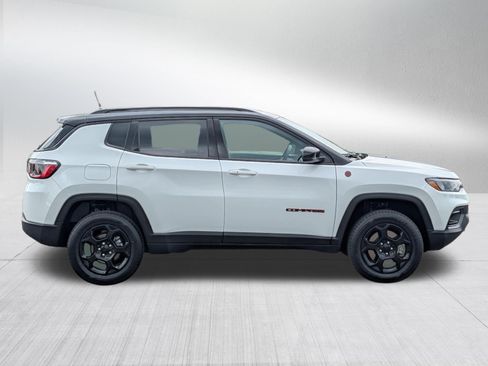 Used 2023 Jeep Compass Trailhawk w/ Trailhawk Convenience Group AWD/4WD image 8
