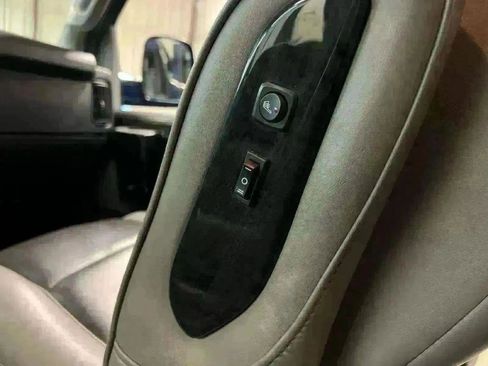 Used 2017 Chevrolet Express 2500 image 31