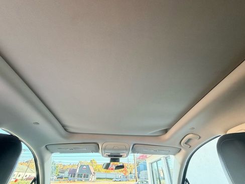 Used 2017 Cadillac XT5 Luxury w/ Driver Awareness Package image 24